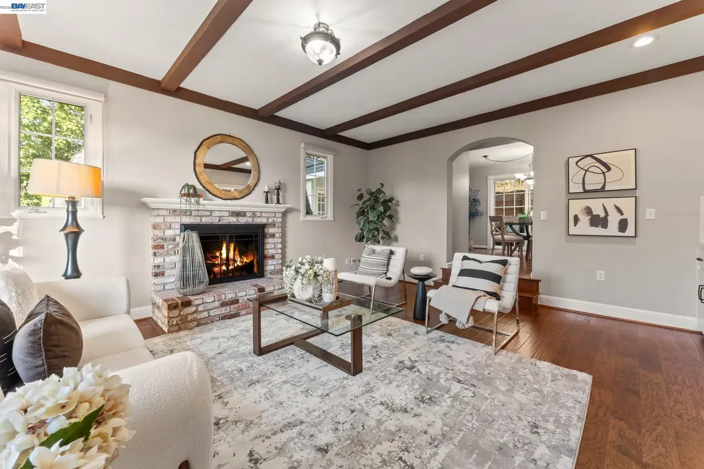 4571 Ewing Road Castro Valley CA 94546