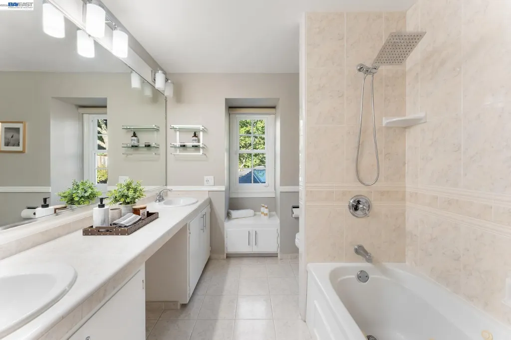 4571 Ewing Road Castro Valley CA 94546
