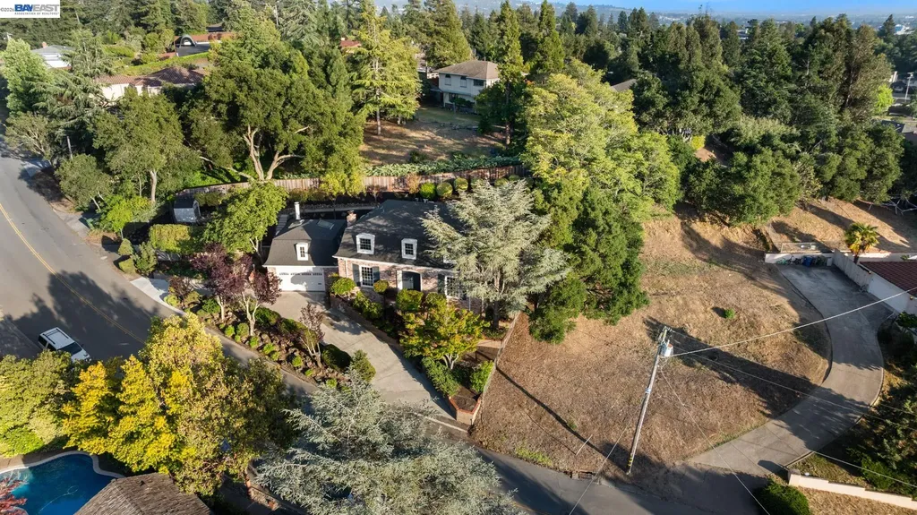 4571 Ewing Road Castro Valley CA 94546