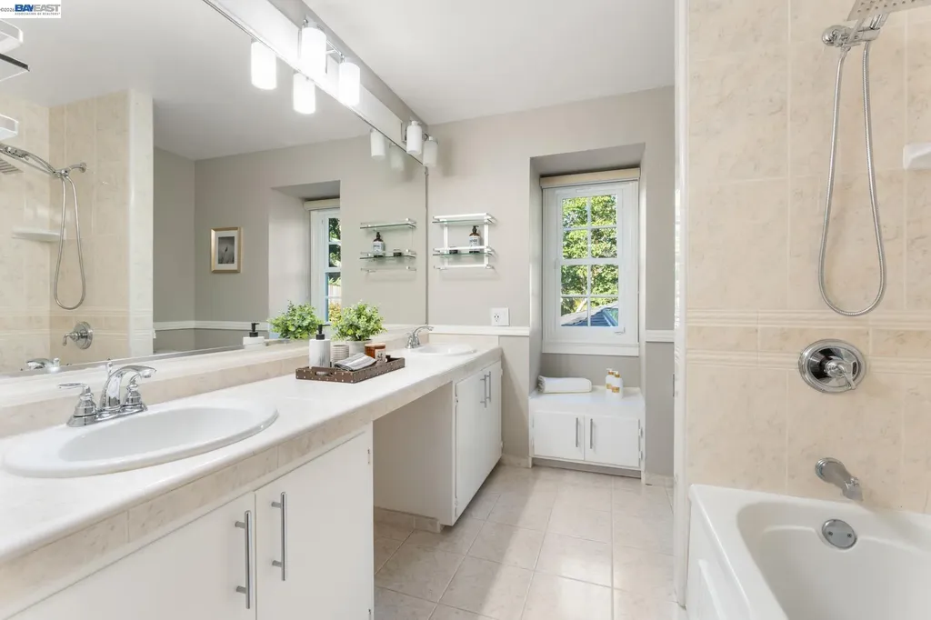 4571 Ewing Road Castro Valley CA 94546