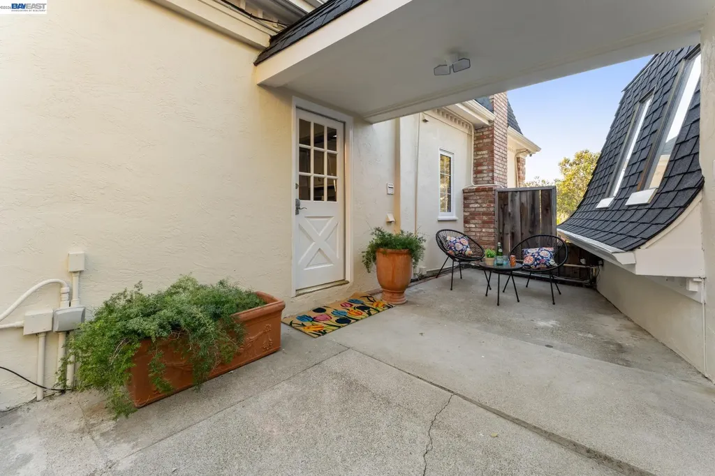 4571 Ewing Road Castro Valley CA 94546