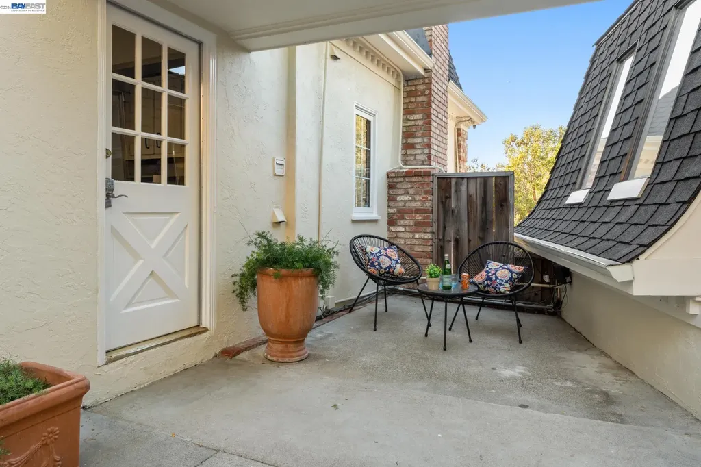 4571 Ewing Road Castro Valley CA 94546