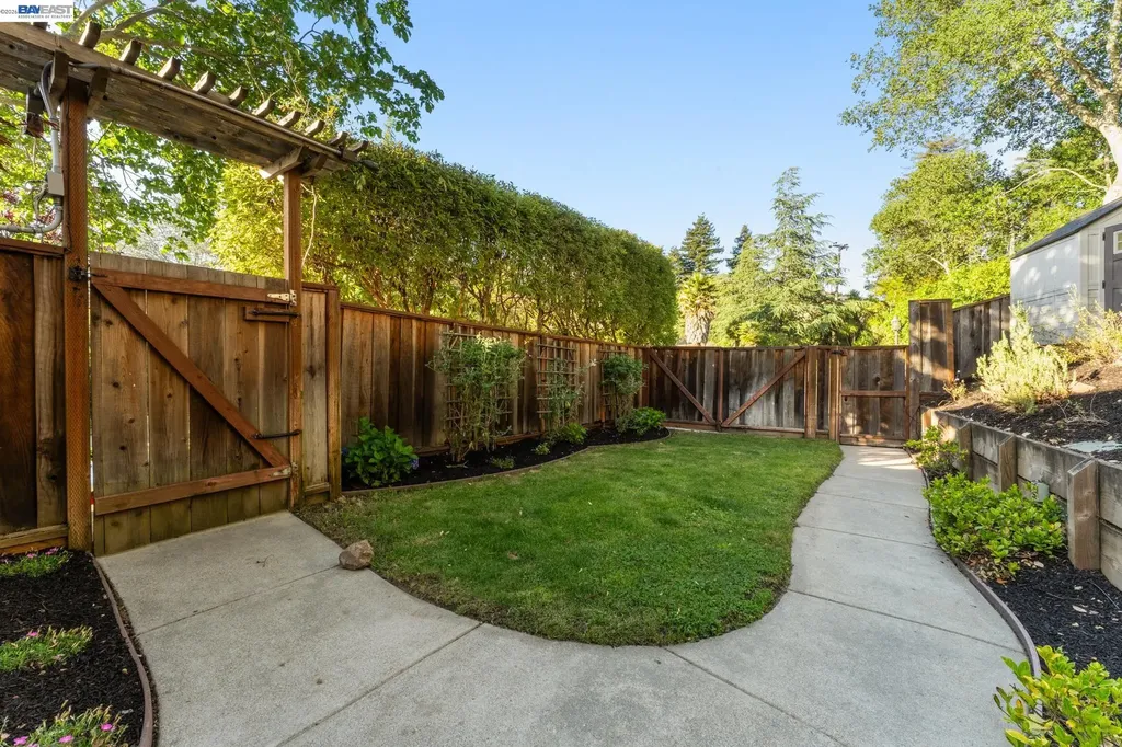 4571 Ewing Road Castro Valley CA 94546