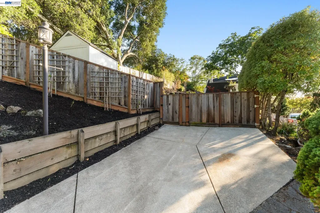 4571 Ewing Road Castro Valley CA 94546
