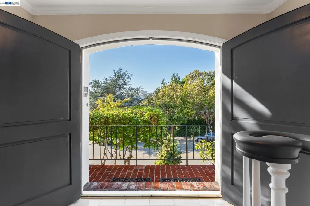 4571 Ewing Road Castro Valley CA 94546