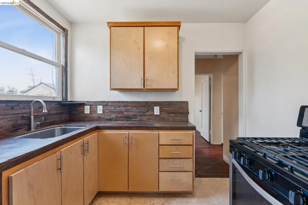 2879 Rheem Avenue Richmond CA 94804
