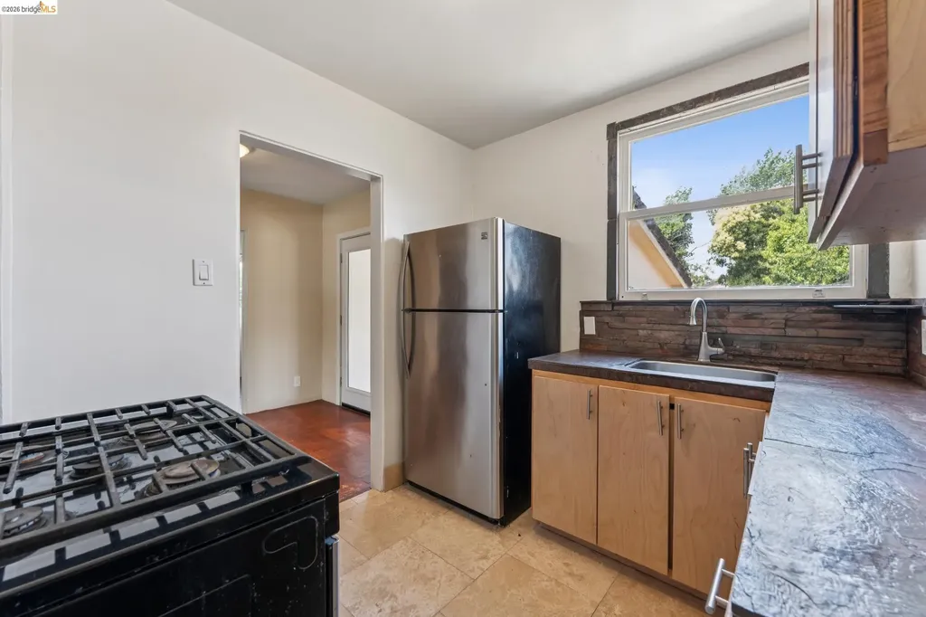 2879 Rheem Avenue Richmond CA 94804