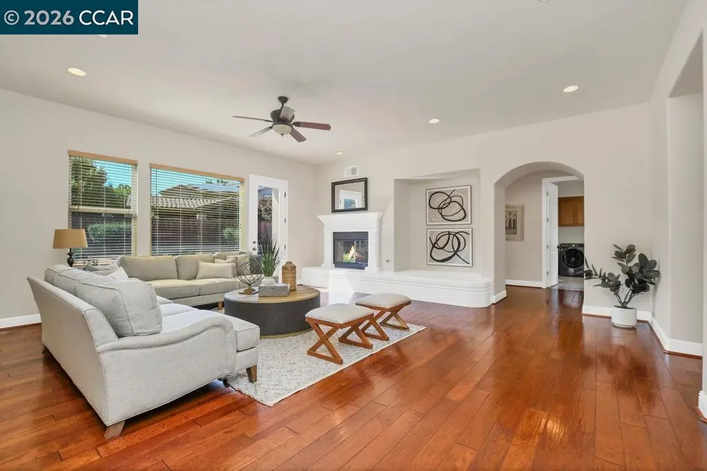 1077 Laguna Creek Lane Pleasanton CA 94566