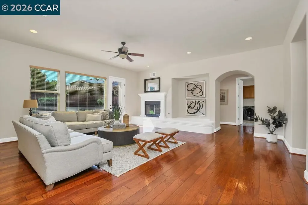 1077 Laguna Creek Lane Pleasanton CA 94566