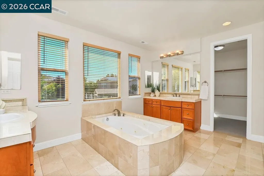 1077 Laguna Creek Lane Pleasanton CA 94566