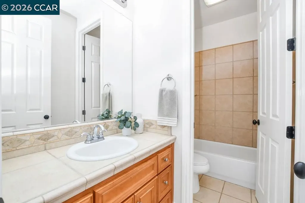 1077 Laguna Creek Lane Pleasanton CA 94566