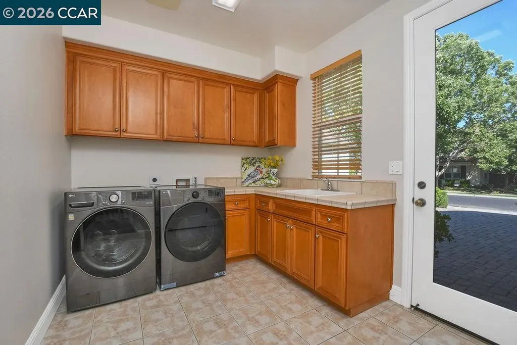 1077 Laguna Creek Lane Pleasanton CA 94566