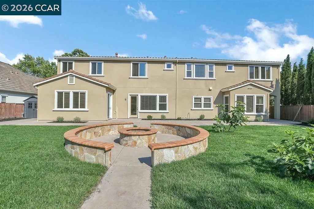 1077 Laguna Creek Lane Pleasanton CA 94566