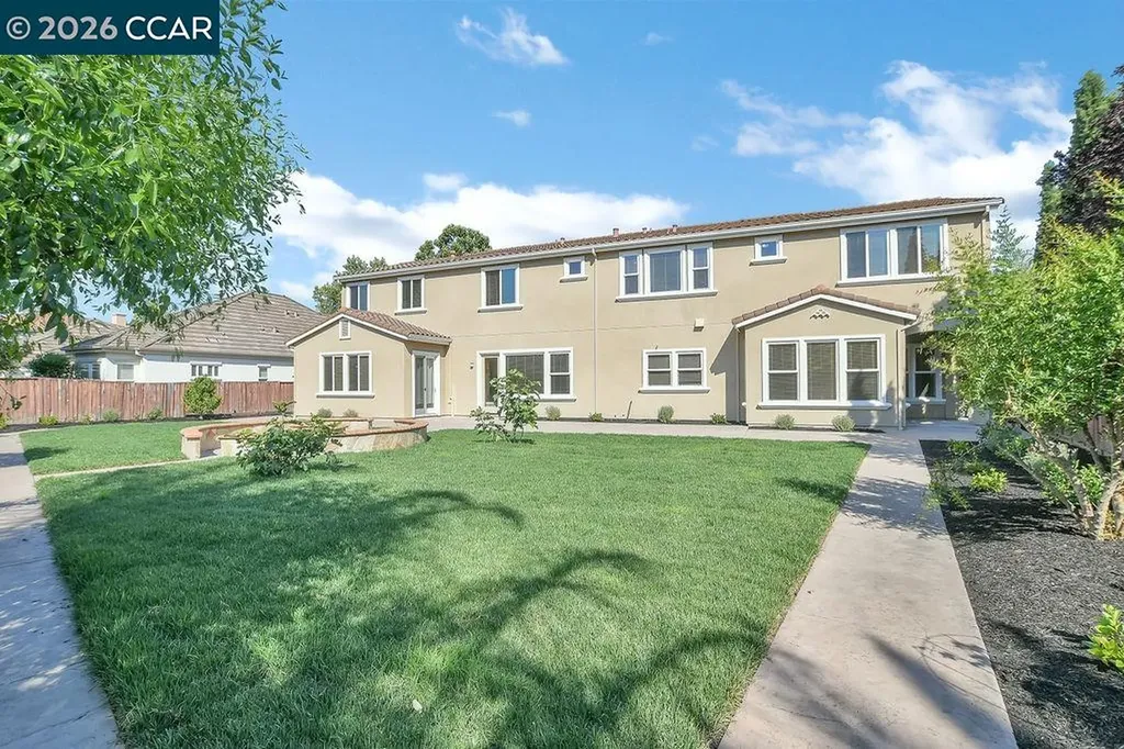 1077 Laguna Creek Lane Pleasanton CA 94566