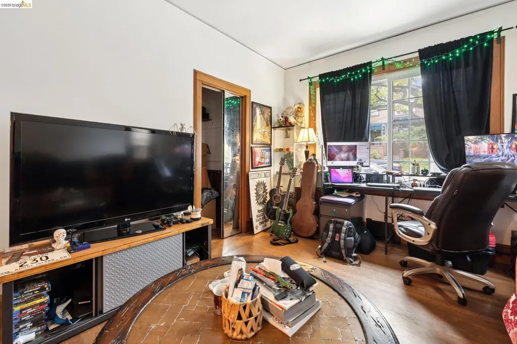 3271 Kempton Avenue Oakland CA 94611