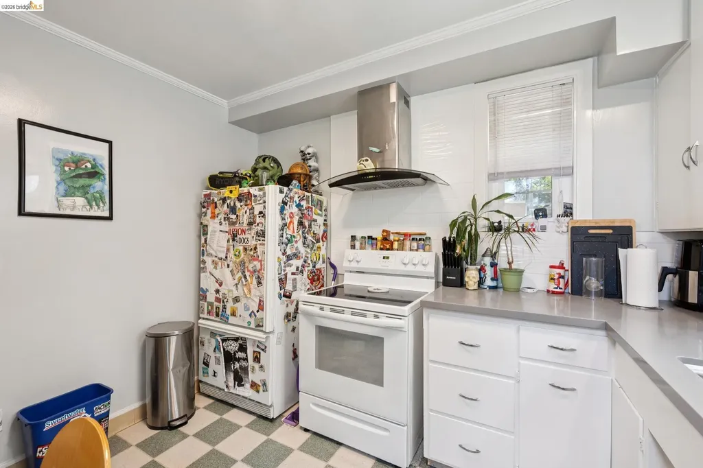 3271 Kempton Avenue Oakland CA 94611