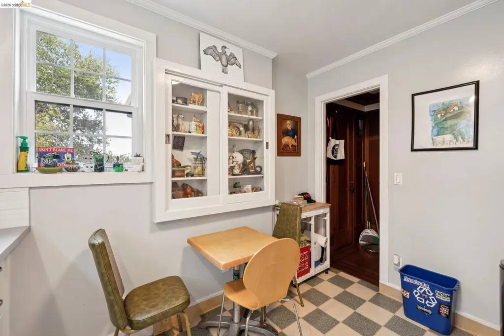 3271 Kempton Avenue Oakland CA 94611