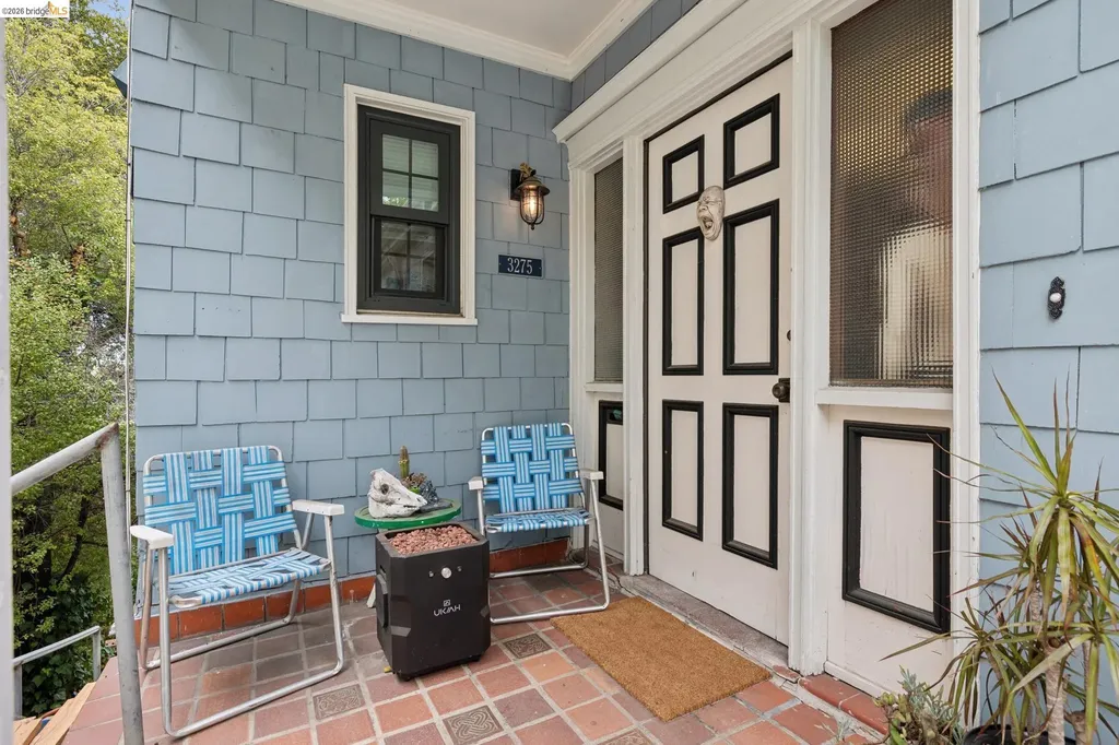 3271 Kempton Avenue Oakland CA 94611