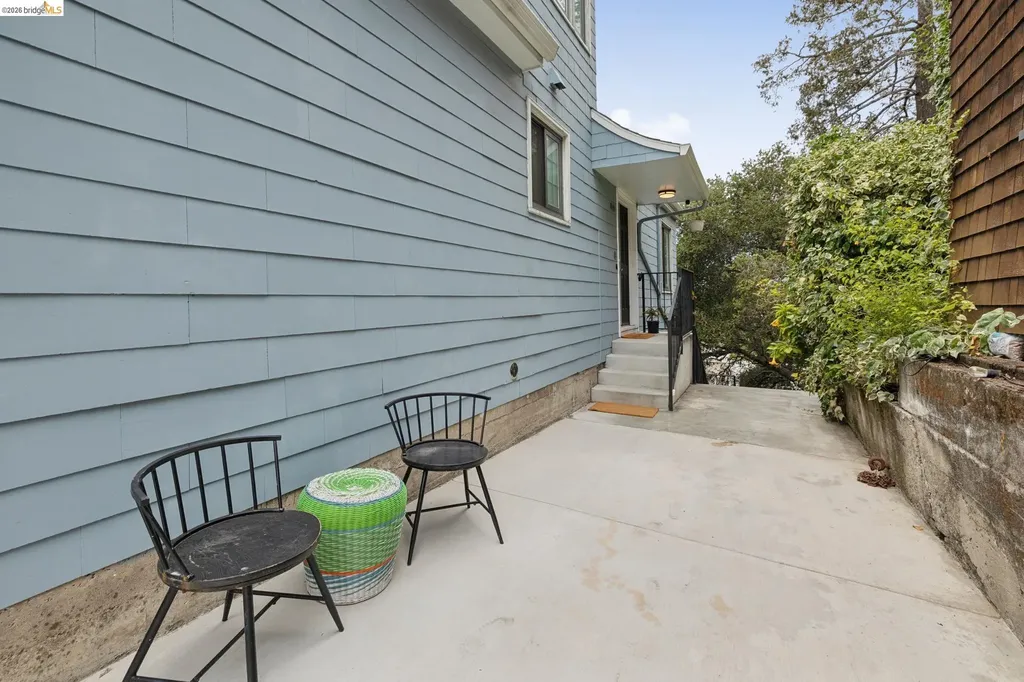 3271 Kempton Avenue Oakland CA 94611