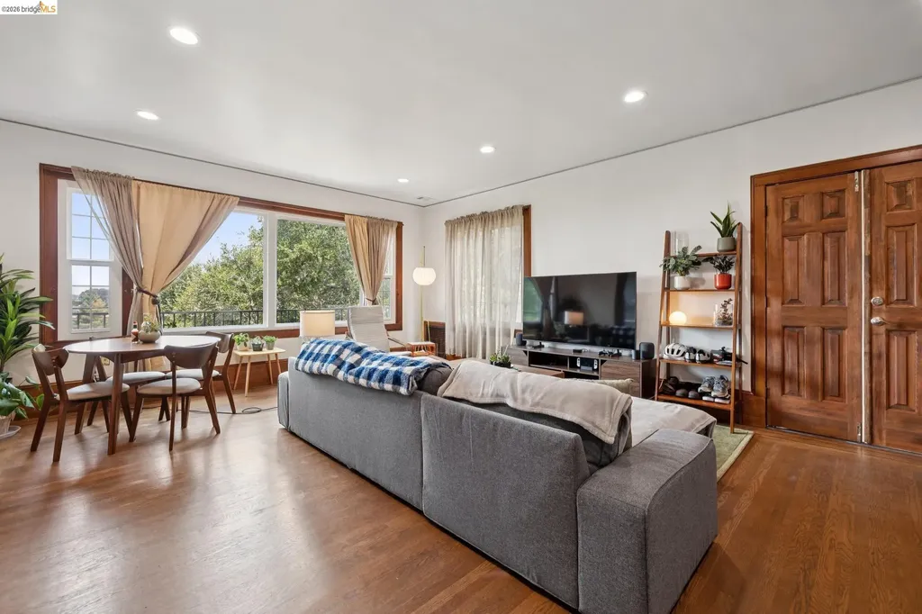 3271 Kempton Avenue Oakland CA 94611