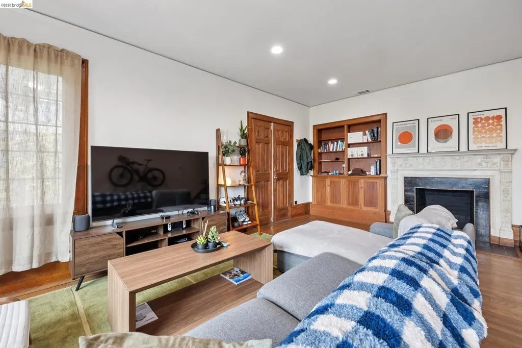 3271 Kempton Avenue Oakland CA 94611