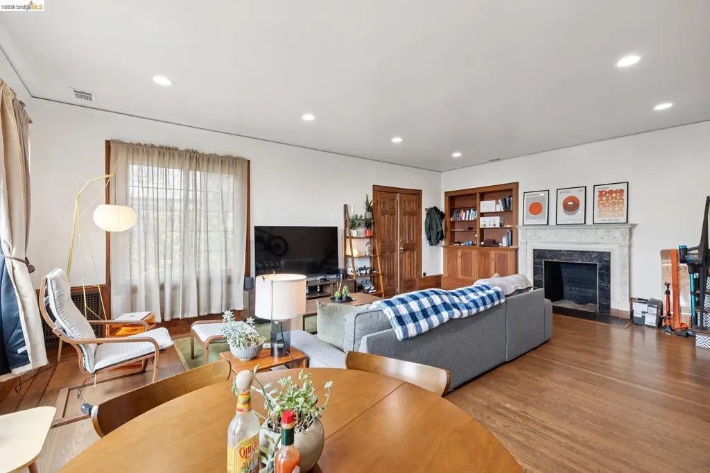 3271 Kempton Avenue Oakland CA 94611