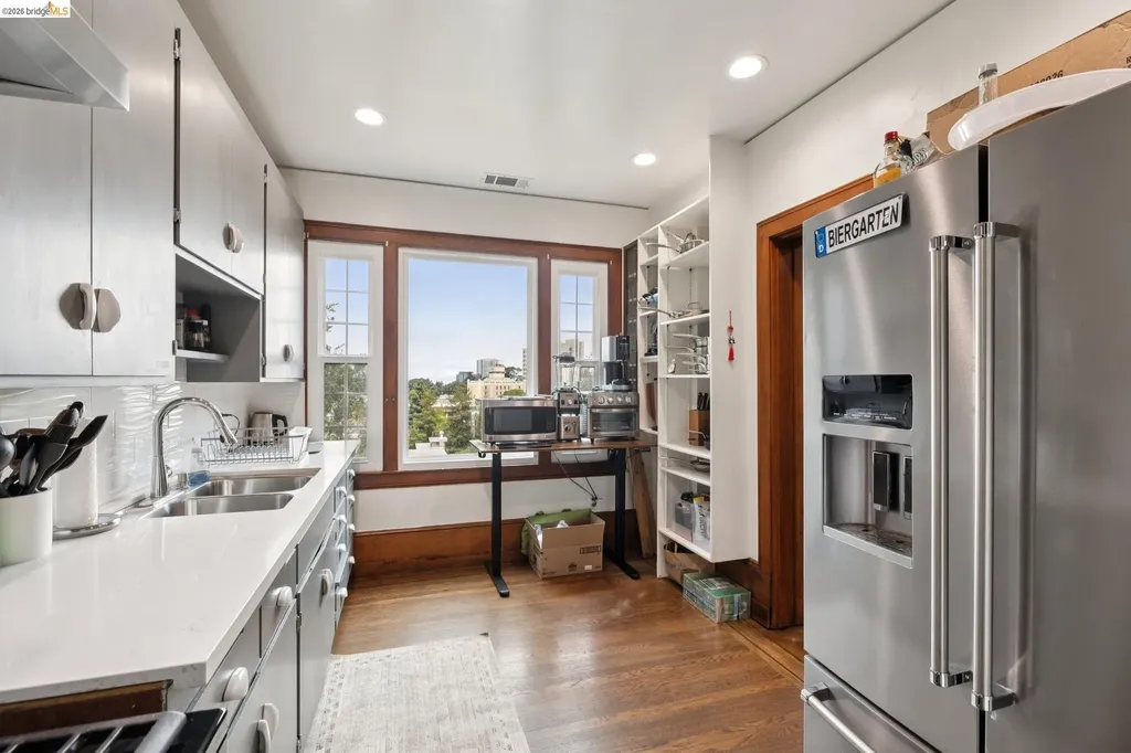 3271 Kempton Avenue Oakland CA 94611