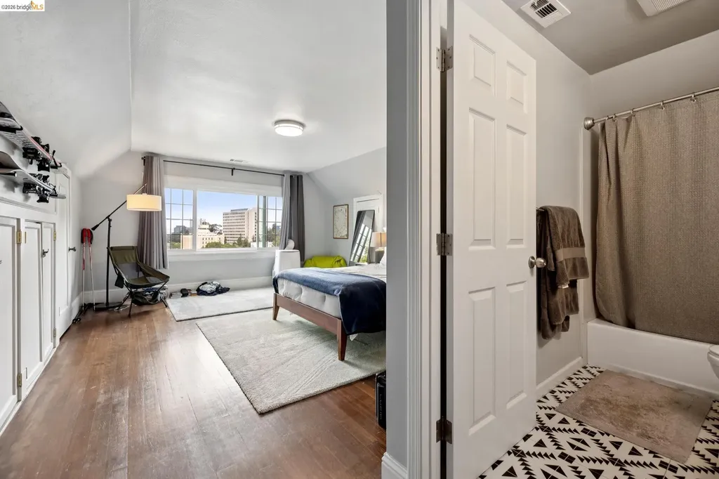 3271 Kempton Avenue Oakland CA 94611