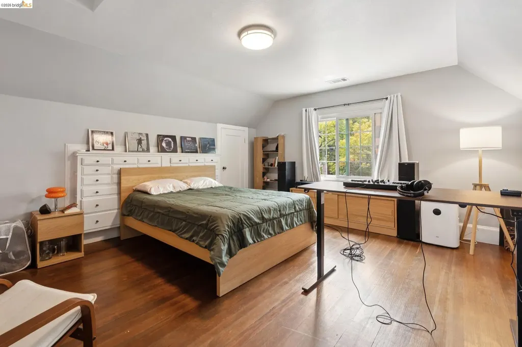 3271 Kempton Avenue Oakland CA 94611