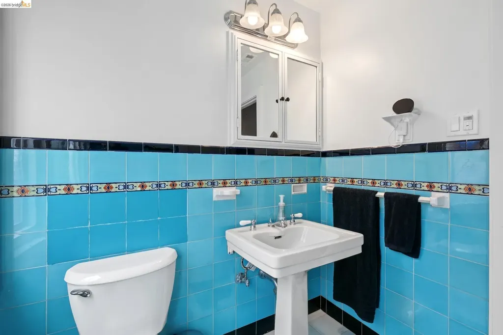 3271 Kempton Avenue Oakland CA 94611
