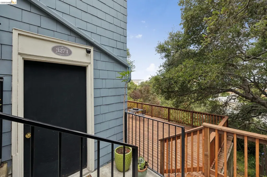 3271 Kempton Avenue Oakland CA 94611