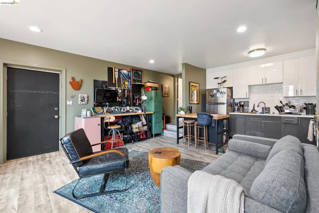 3271 Kempton Avenue Oakland CA 94611