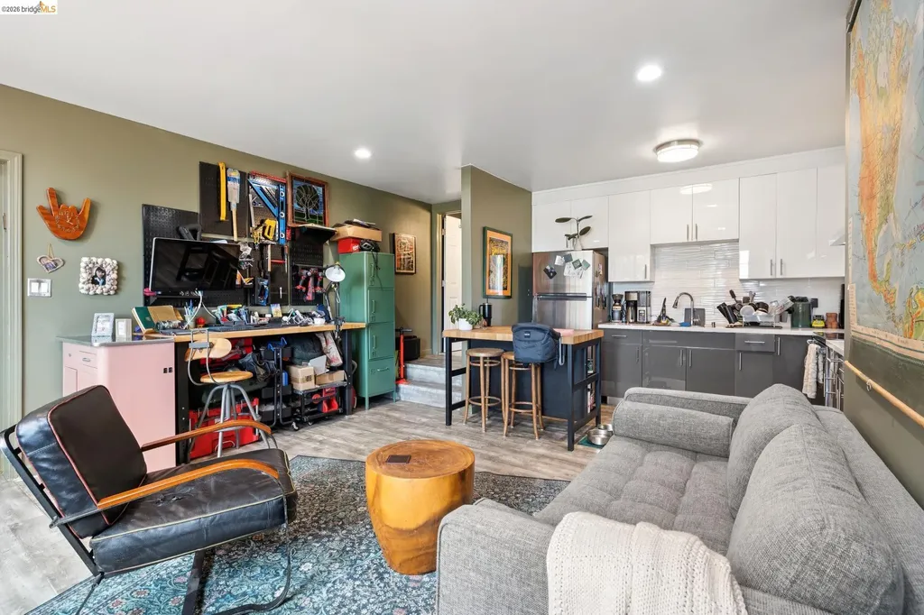3271 Kempton Avenue Oakland CA 94611