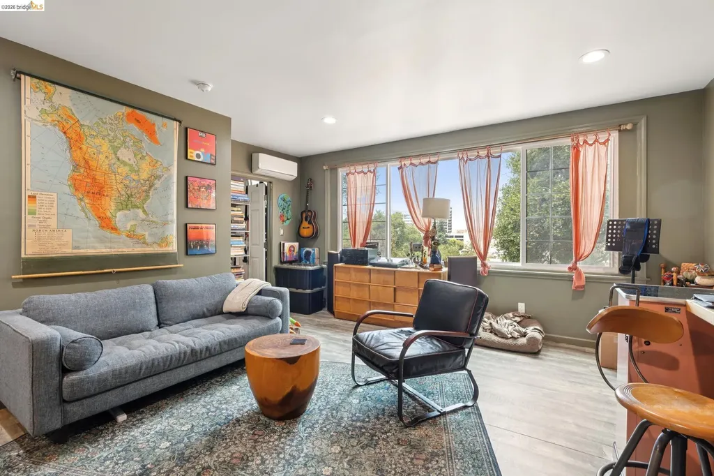 3271 Kempton Avenue Oakland CA 94611