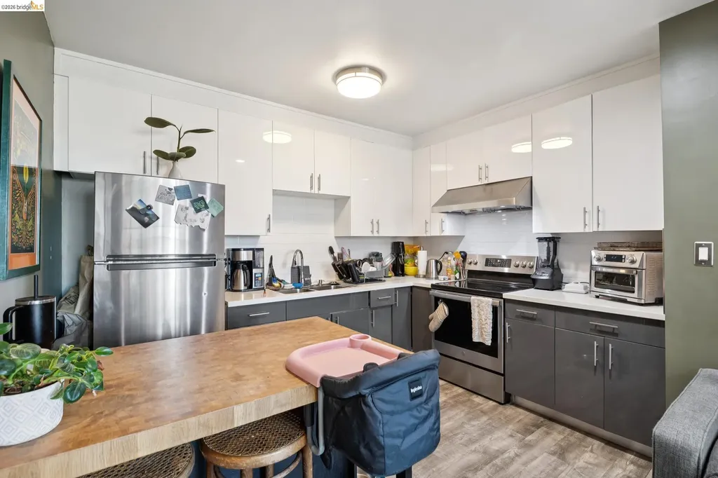 3271 Kempton Avenue Oakland CA 94611