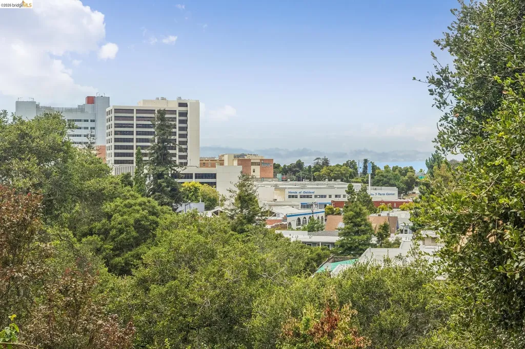 3271 Kempton Avenue Oakland CA 94611