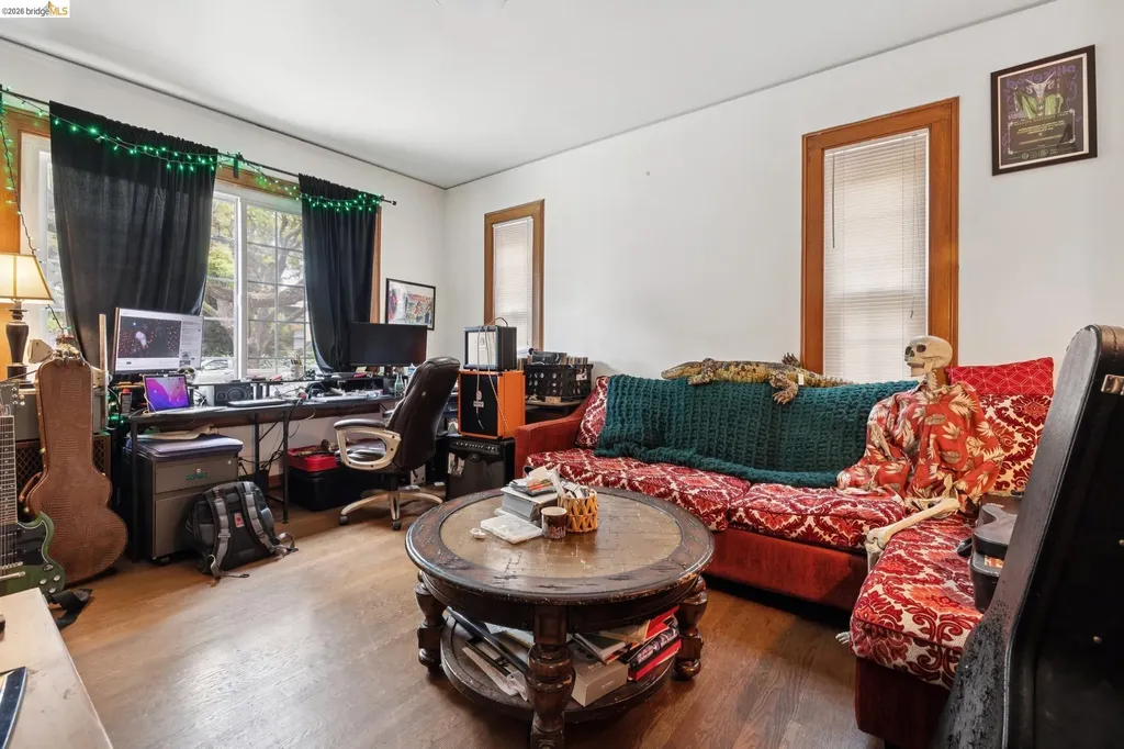 3271 Kempton Avenue Oakland CA 94611