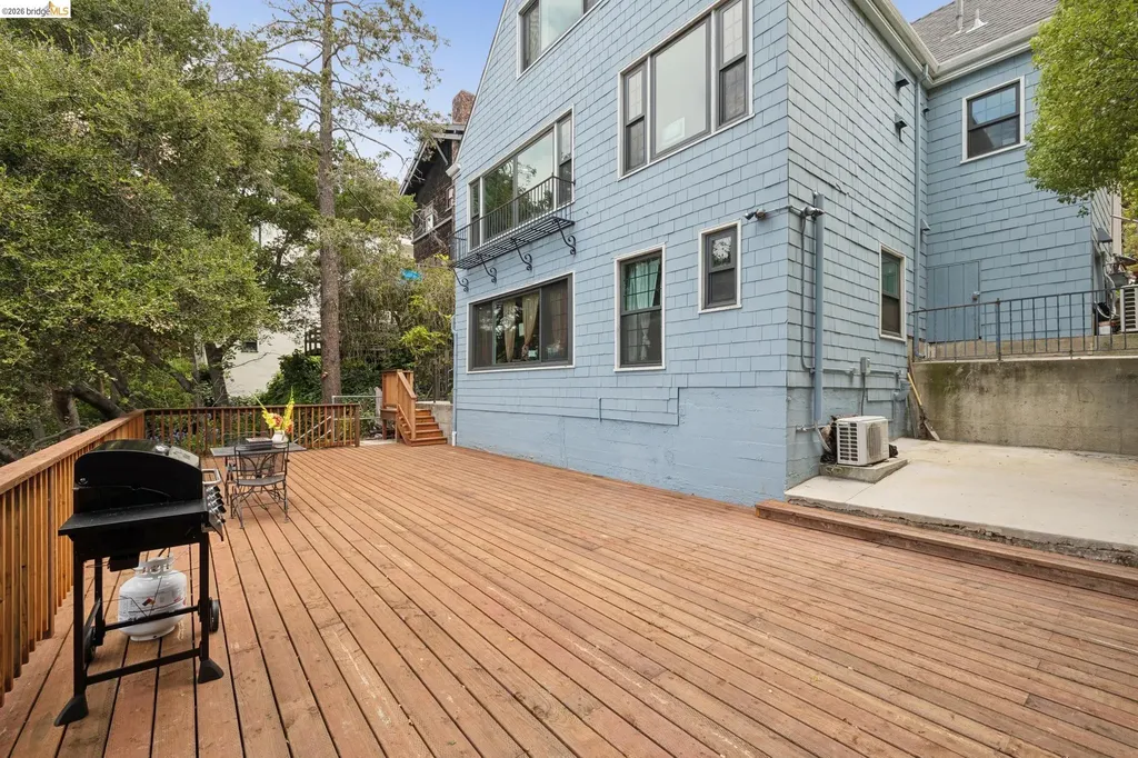 3271 Kempton Avenue Oakland CA 94611