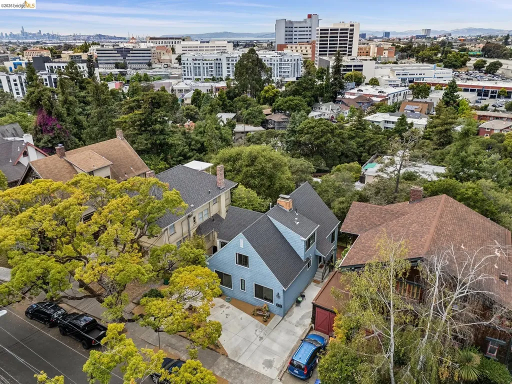 3271 Kempton Avenue Oakland CA 94611