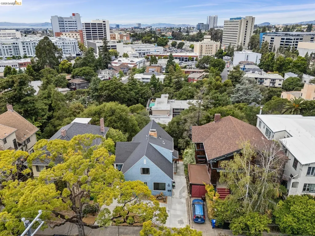 3271 Kempton Avenue Oakland CA 94611