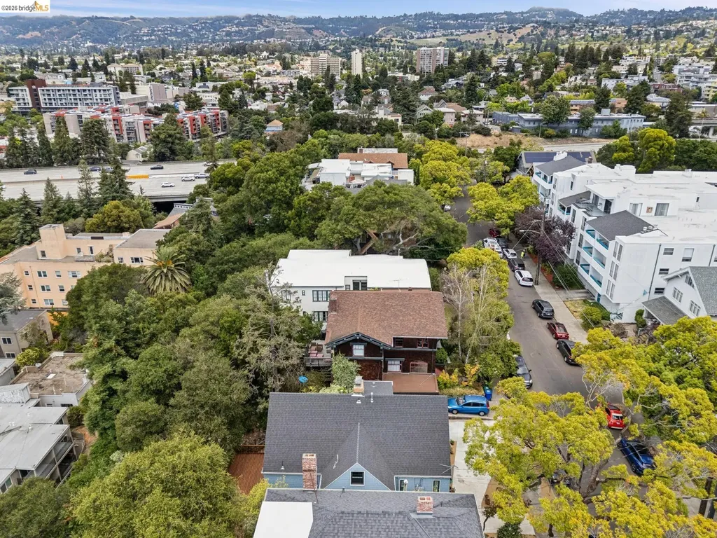 3271 Kempton Avenue Oakland CA 94611