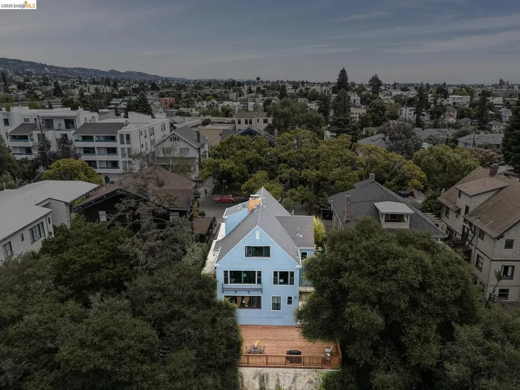 3271 Kempton Avenue Oakland CA 94611