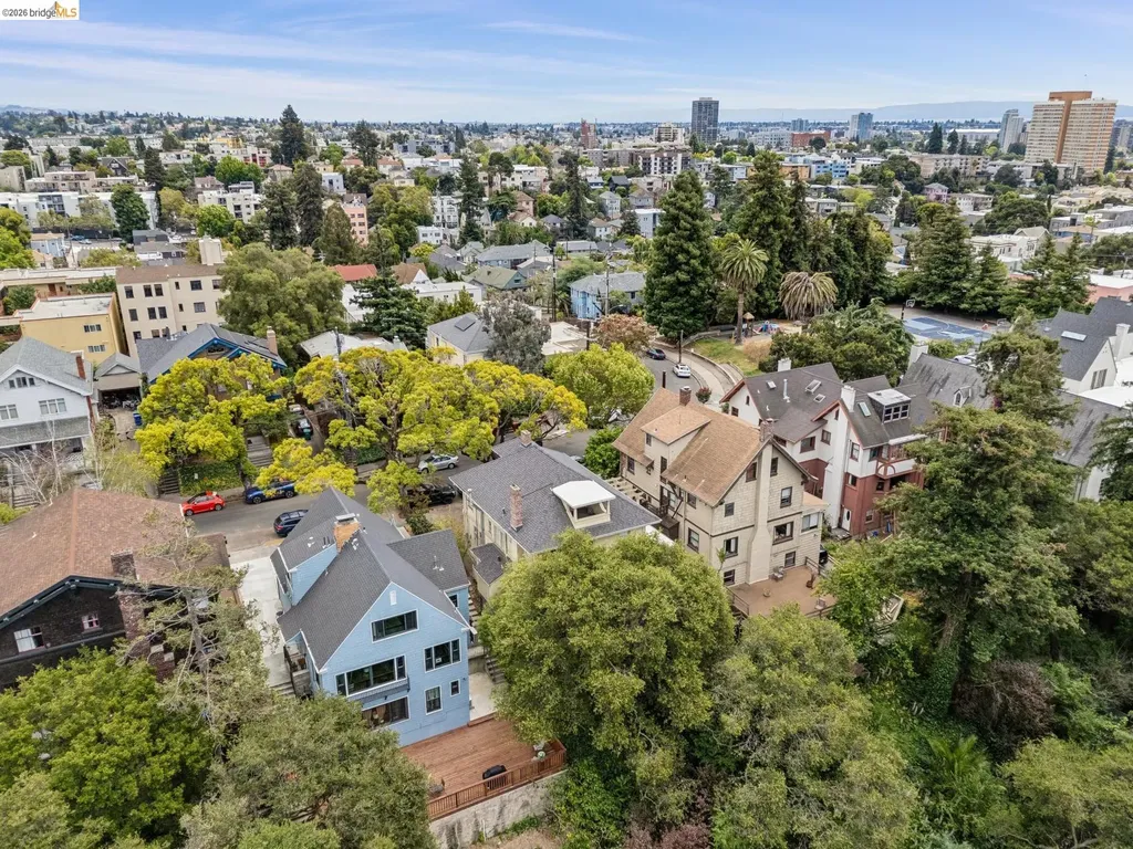 3271 Kempton Avenue Oakland CA 94611