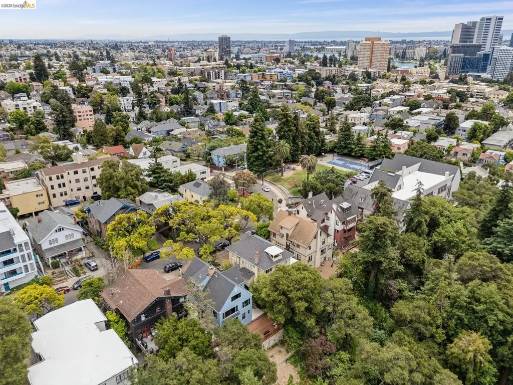 3271 Kempton Avenue Oakland CA 94611