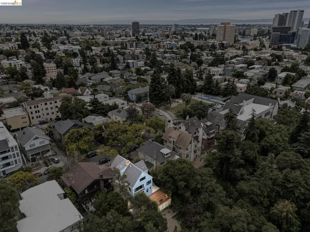 3271 Kempton Avenue Oakland CA 94611
