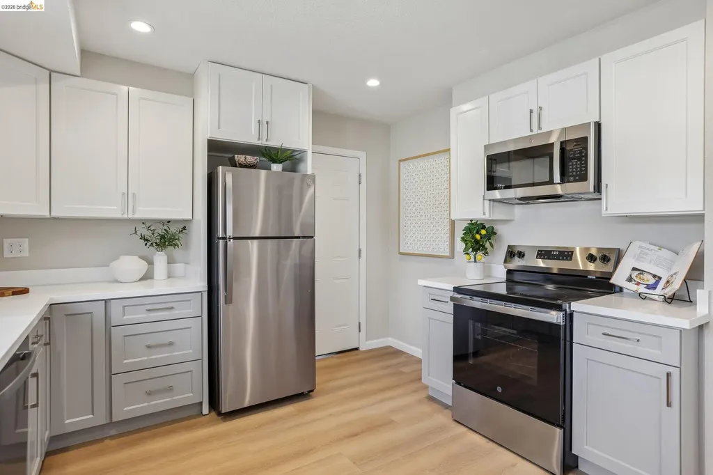 887 Linnea Avenue Ashland CA 94580