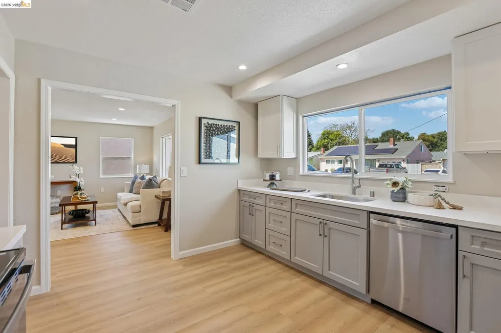 887 Linnea Avenue Ashland CA 94580