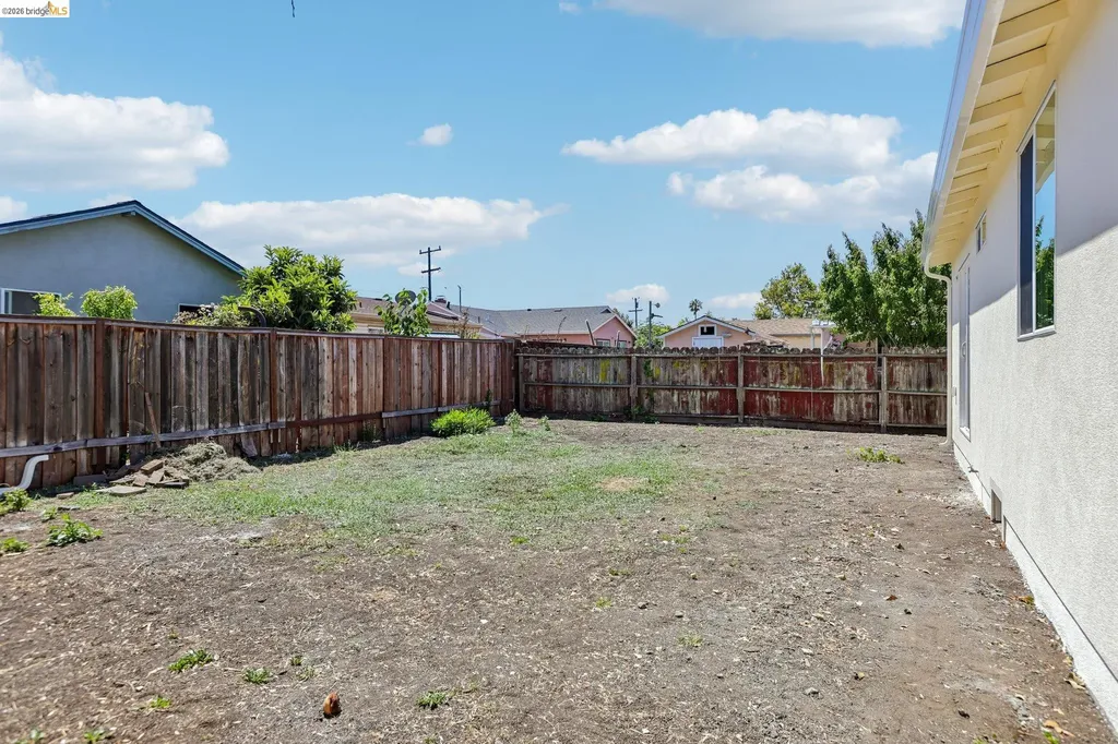 887 Linnea Avenue Ashland CA 94580