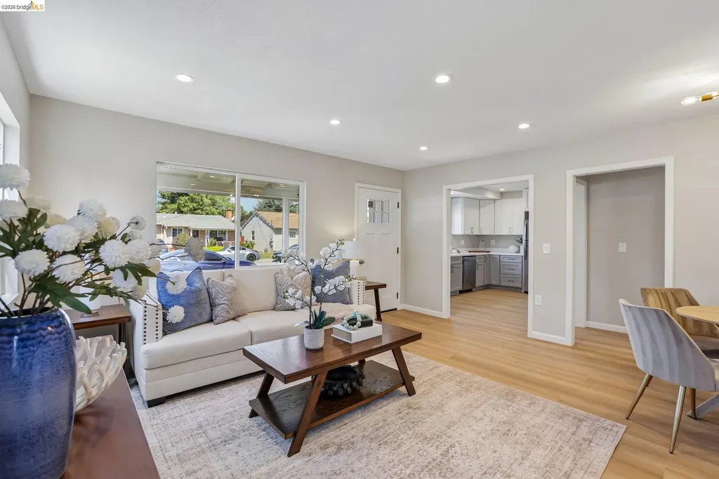 887 Linnea Avenue Ashland CA 94580