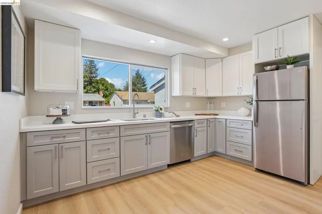 887 Linnea Avenue Ashland CA 94580